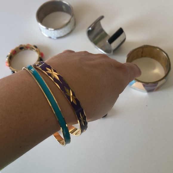 Vintage Bangle and earring bundle - Picture 2 of 7